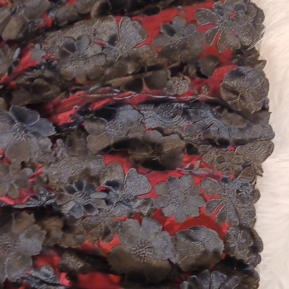 DOLLSKILL SUGAR THRILLS 1X BURGUNDY/ BLACK FLOWER APPLIQUES OVERLAY FULLY LINED - Picture 4 of 15